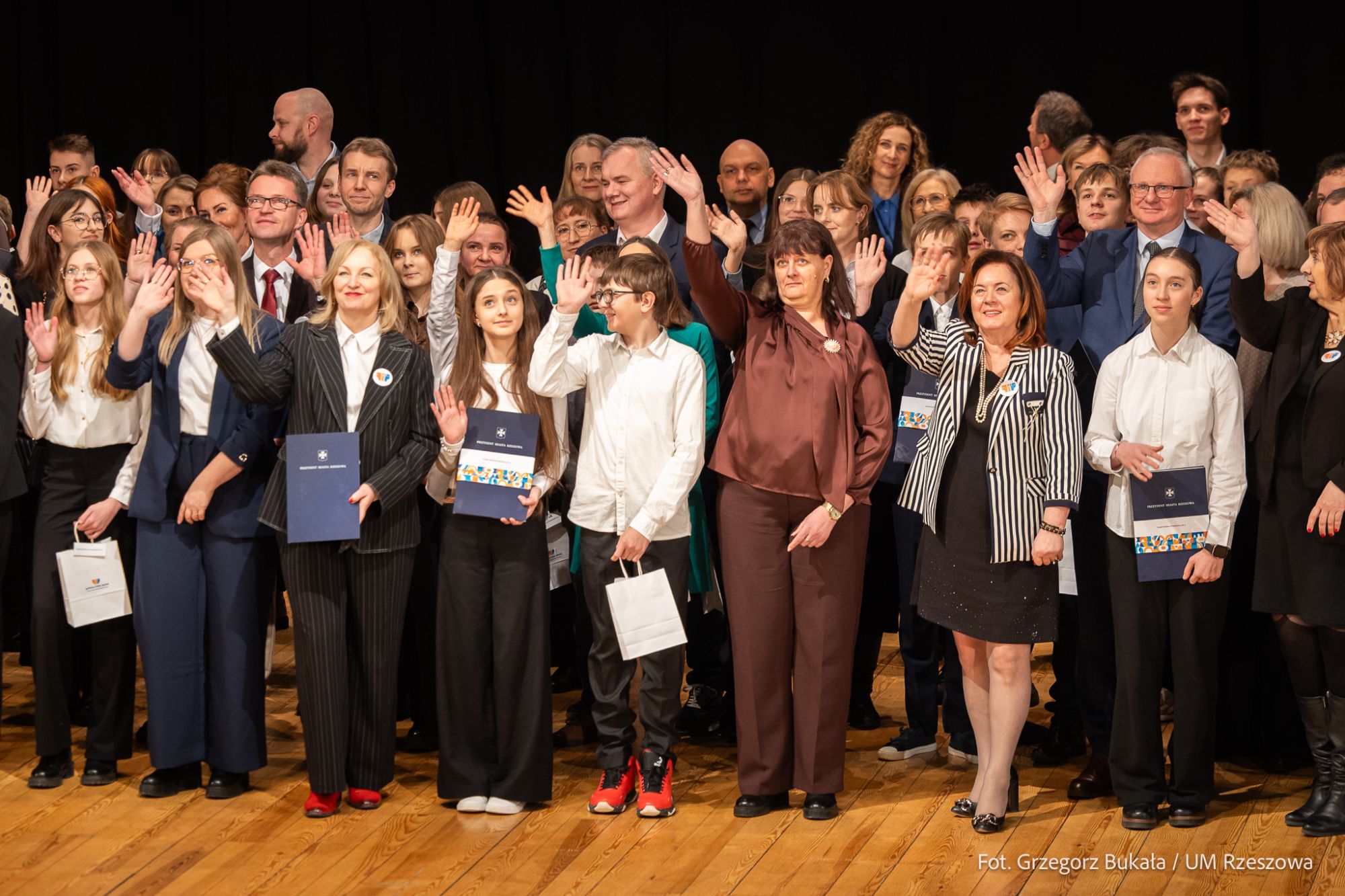aktualność:  Prezydent przyznał stypendia dla najlepszych uczniów 